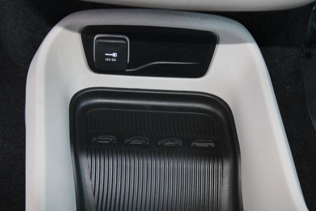 Used 2024 Chrysler Voyager LX FWD image 33