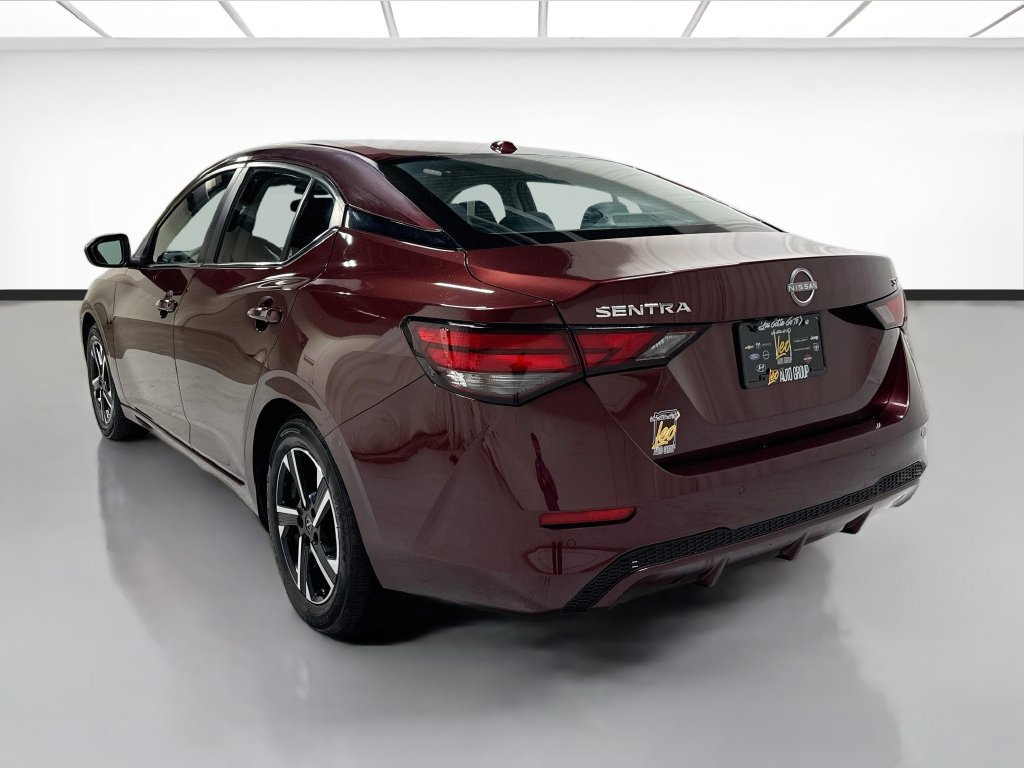 Used 2024 Nissan Sentra SV FWD image 8