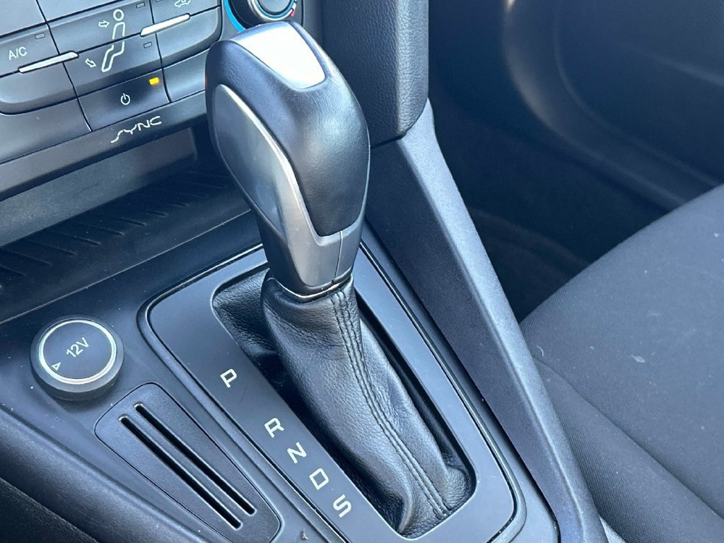 Used 2015 Ford Focus SE w/ SE Sport Package FWD image 24