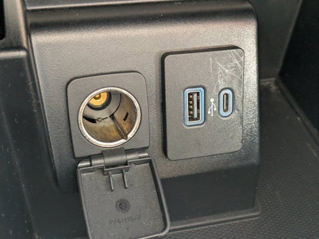 Used 2020 Ford Explorer XLT w/ Equipment Group 202A RWD image 18