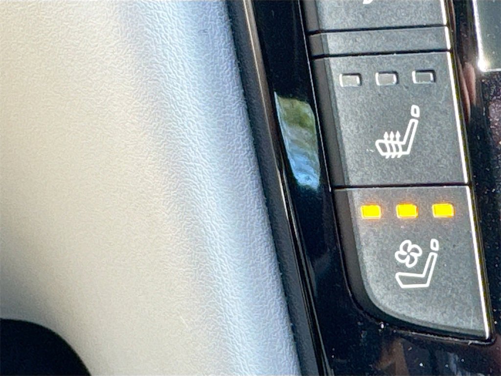 Used 2019 INFINITI QX50 Essential w/ Sensory Package image 22