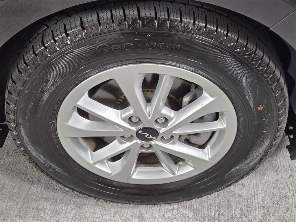 Used 2024 Kia Carnival LX image 10