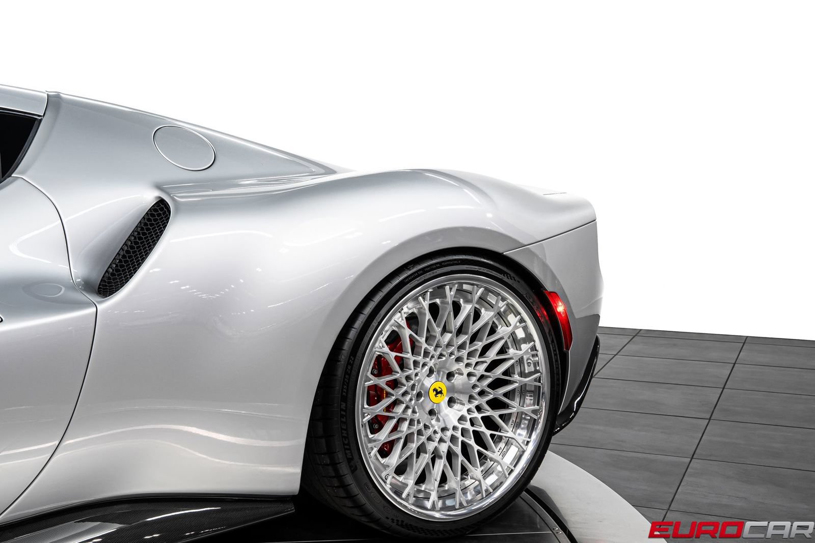 Used 2022 Ferrari 296 GTB RWD image 19
