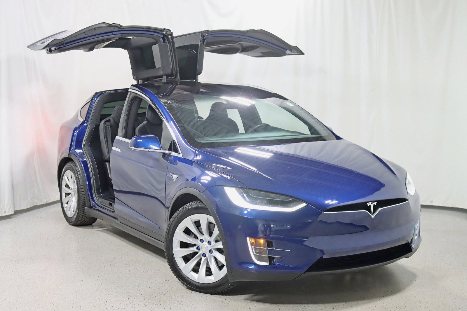 Used 2018 Tesla Model X 75D image 8