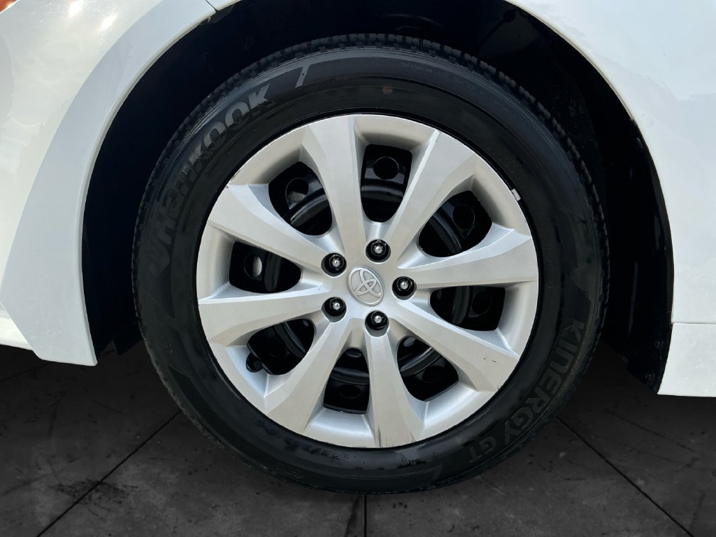 Used 2025 Toyota Corolla LE FWD image 15