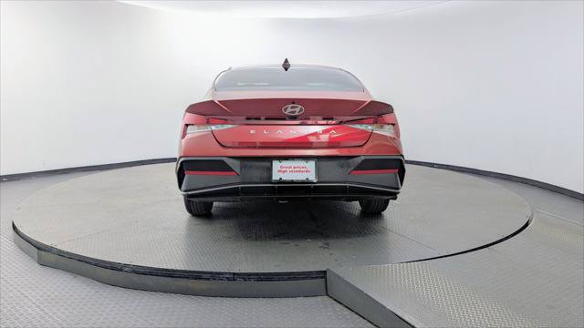 Used 2025 Hyundai Elantra SE FWD image 7