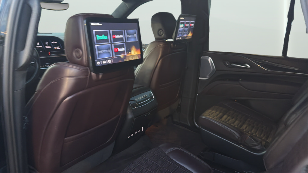 Used 2023 Cadillac Escalade Sport Platinum w/ LPO, ONYX Package AWD/4WD image 27