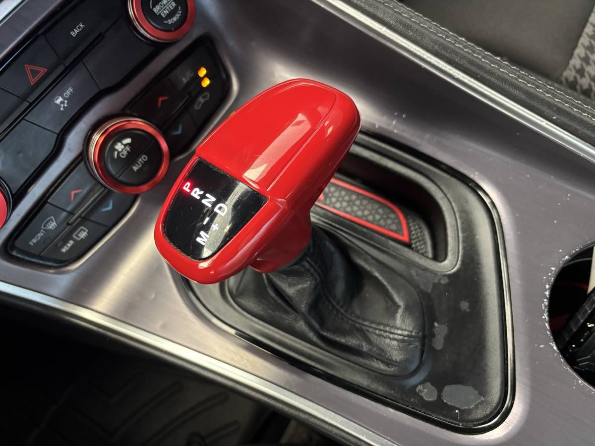Used 2016 Dodge Challenger SXT RWD image 17