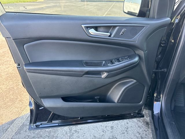 Used 2023 Ford Edge SE w/ Black Appearance Package image 24