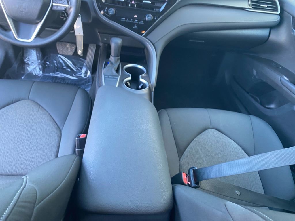 Used 2024 Toyota Camry LE image 11