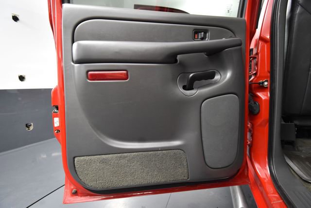 Used 2005 GMC Sierra 2500 SLT w/ Heavy-Duty Power Package image 34