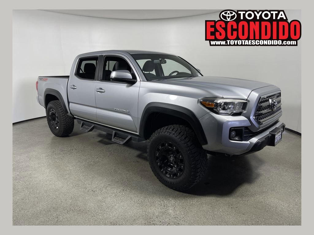 Used 2017 Toyota Tacoma TRD Off-Road AWD/4WD image 1