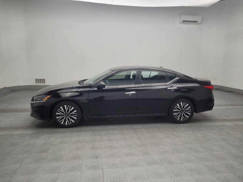 Used 2024 Nissan Altima 2.5 SV image 2