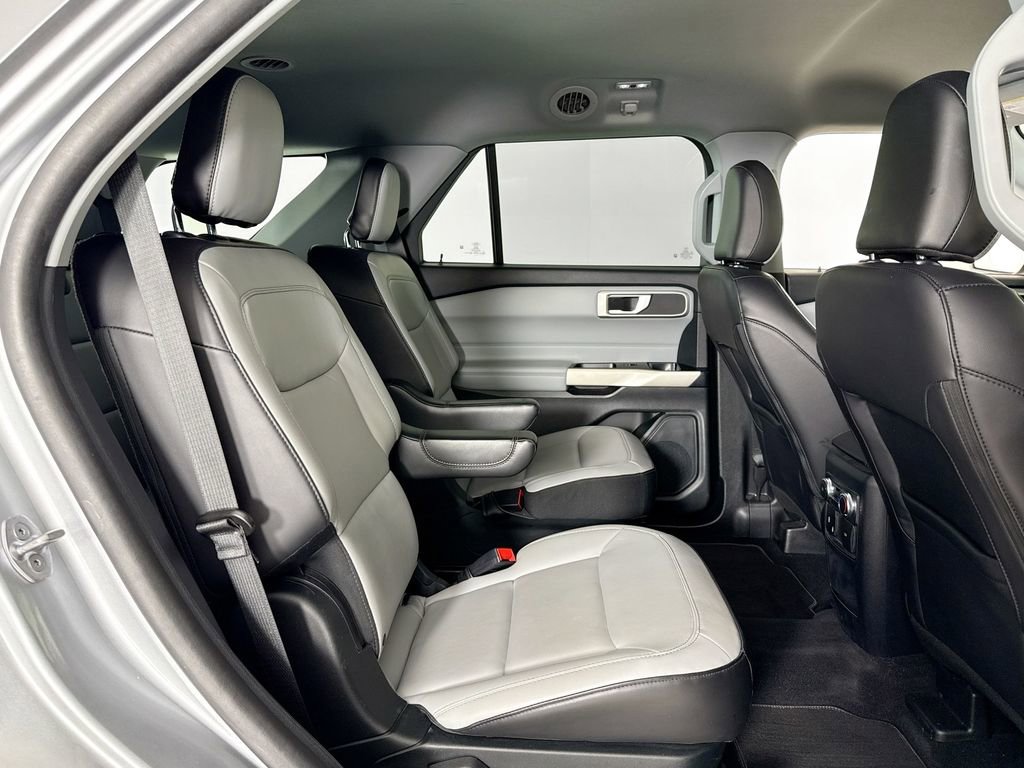 Used 2021 Ford Explorer XLT w/ Equipment Group 202A image 15