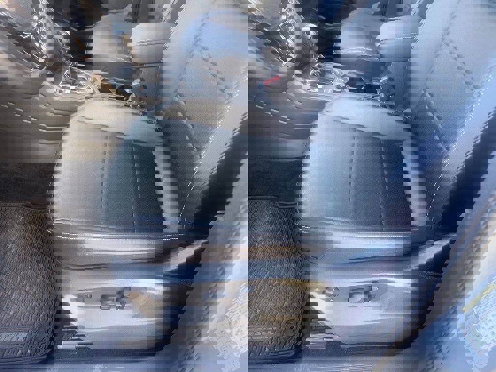 Used 2021 Volkswagen Tiguan SEL image 3