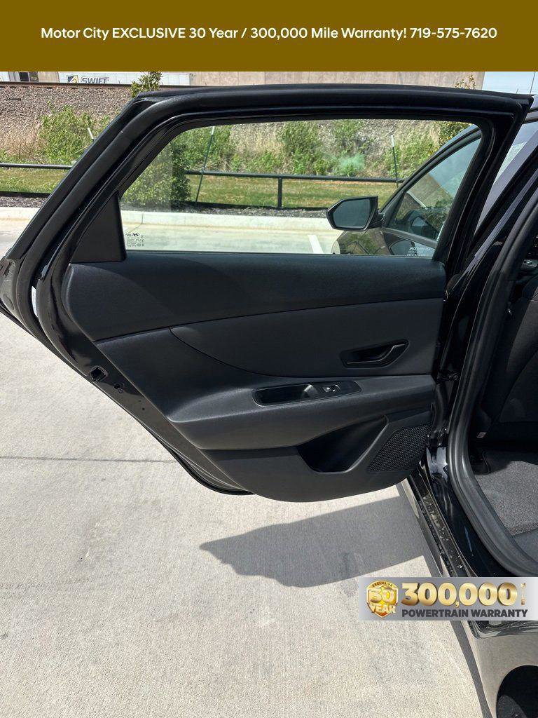 New 2025 Hyundai Elantra SEL image 27