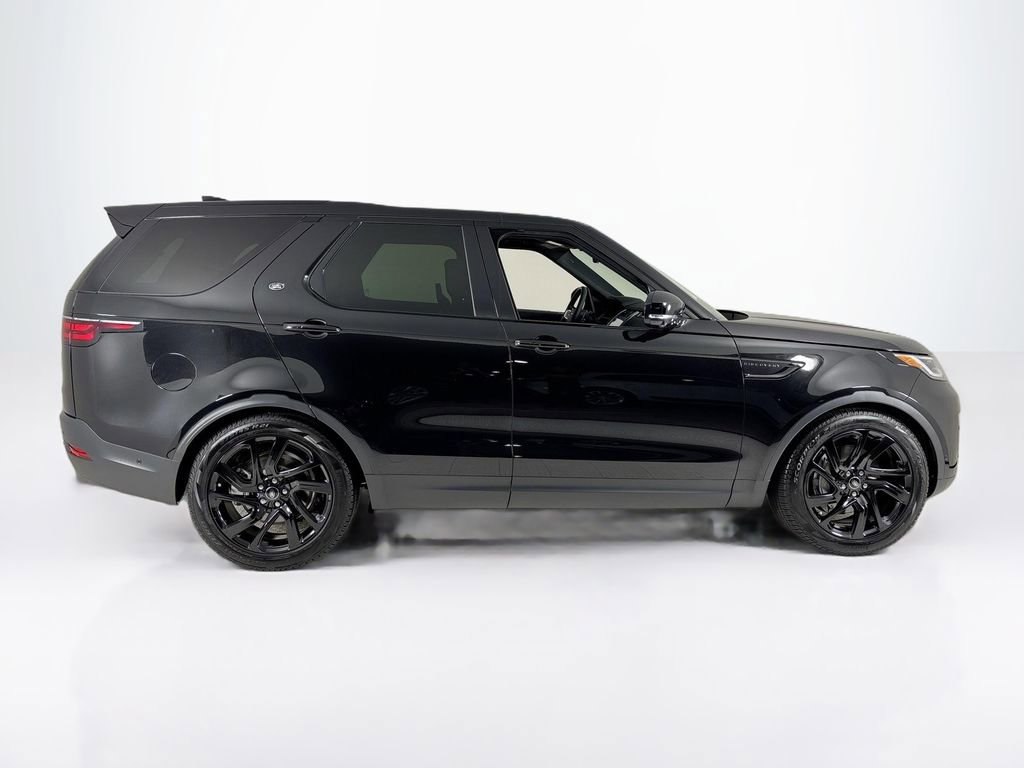 Used 2025 Land Rover Discovery S image 6