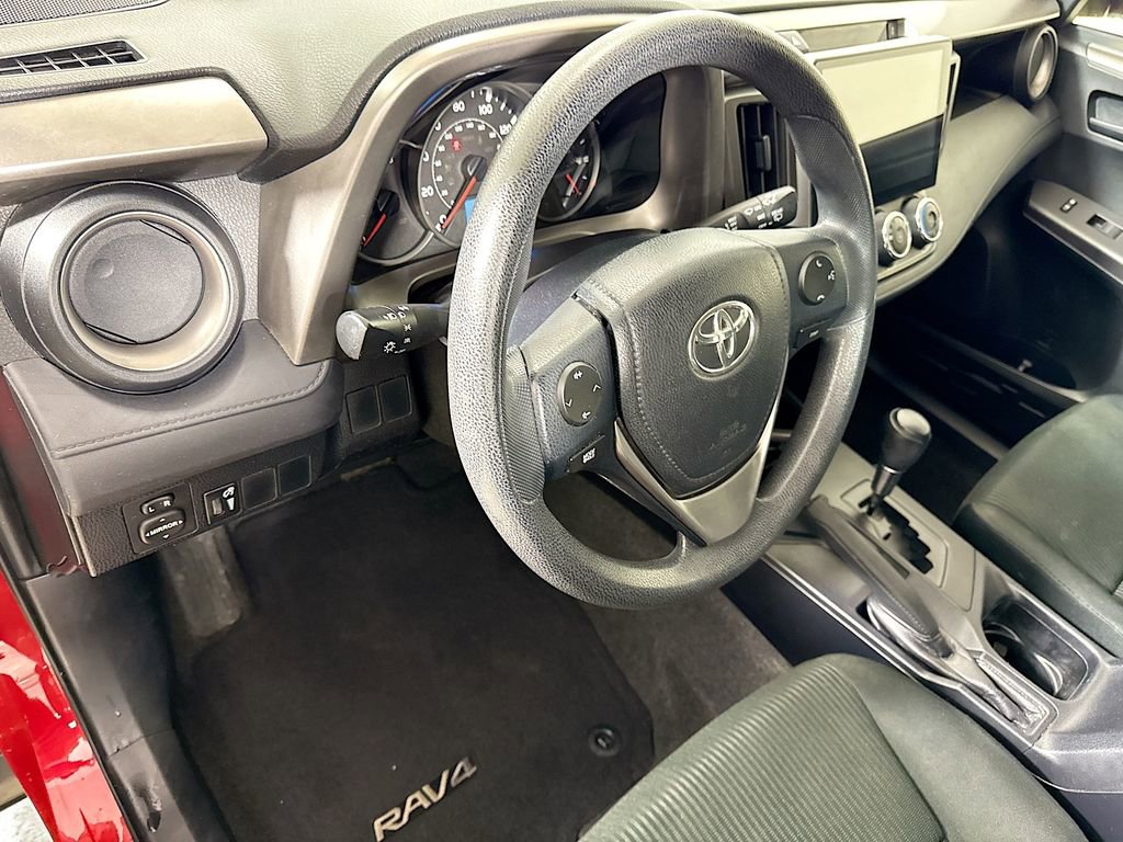 Used 2016 Toyota RAV4 LE image 9