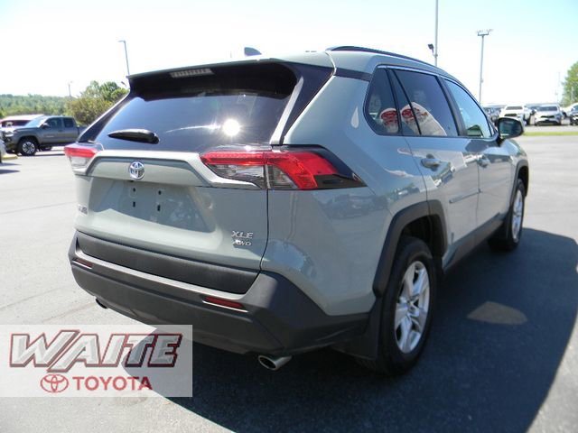 Used 2019 Toyota RAV4 XLE AWD/4WD image 2