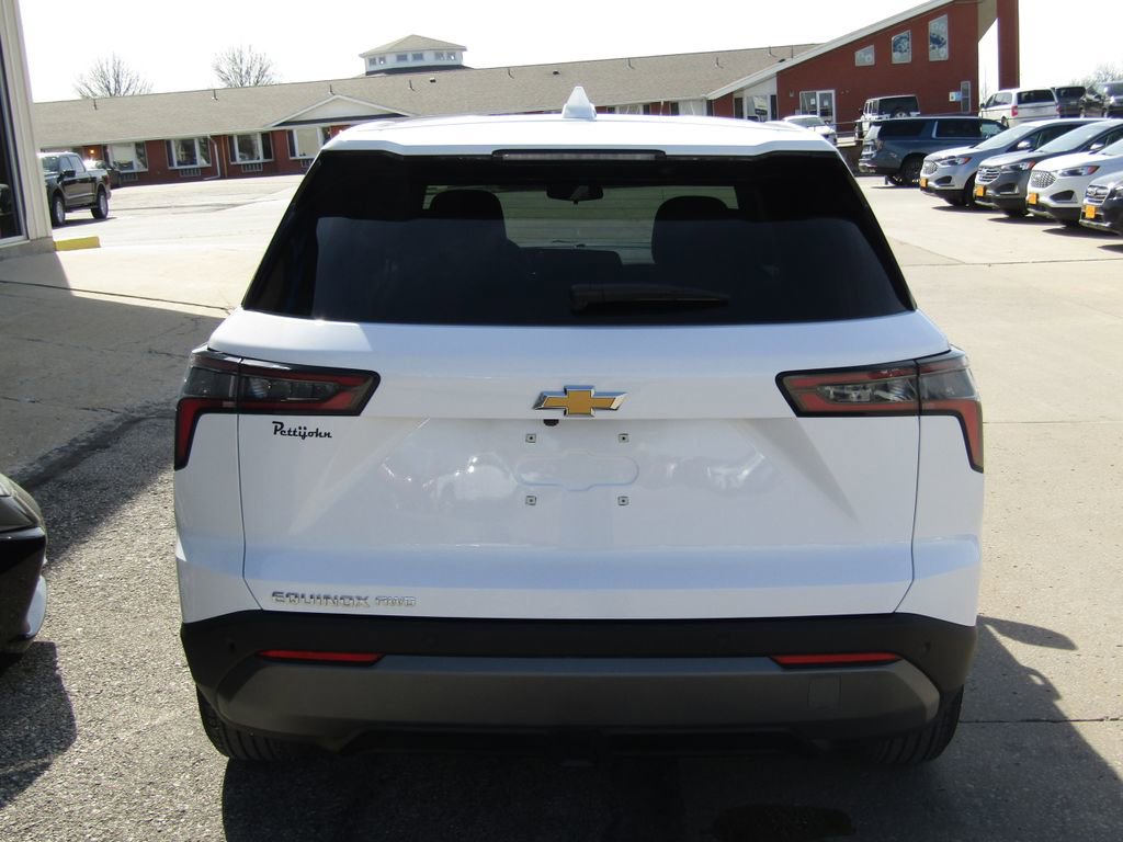 Used 2026 Chevrolet Equinox LT w/ Convenience Package II image 4