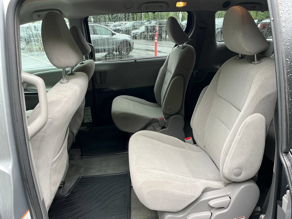 Used 2018 Toyota Sienna LE AWD/4WD image 20