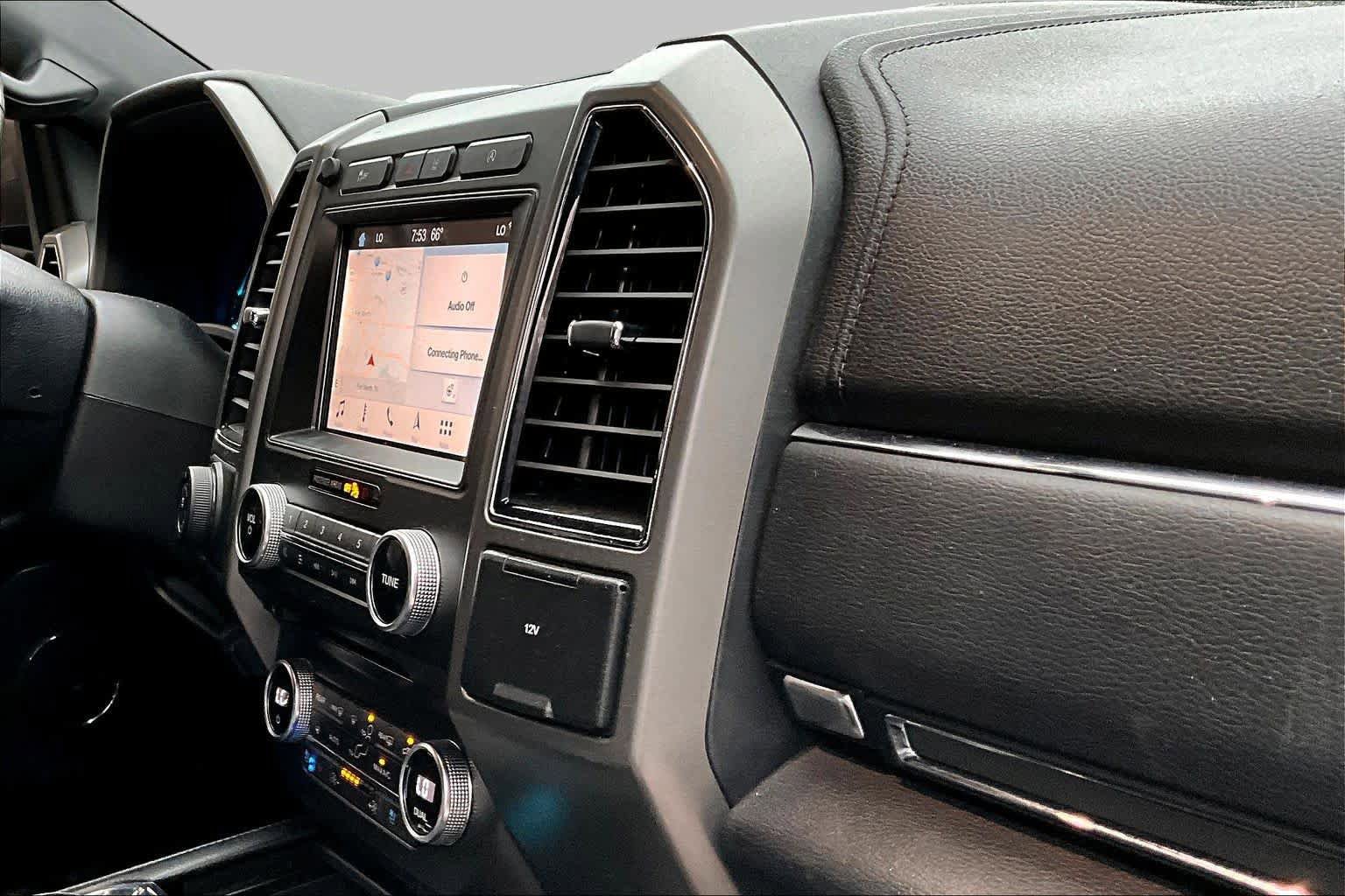 Used 2018 Ford Expedition XLT w/ Equipment Group 202A RWD image 16