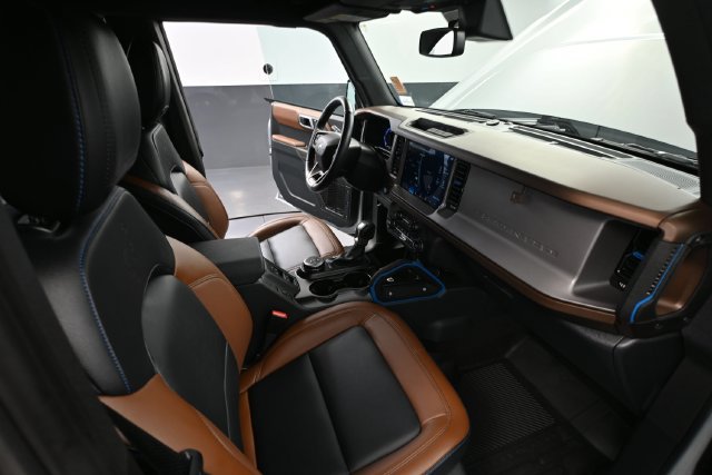 Used 2023 Ford Bronco Outer Banks AWD/4WD image 38