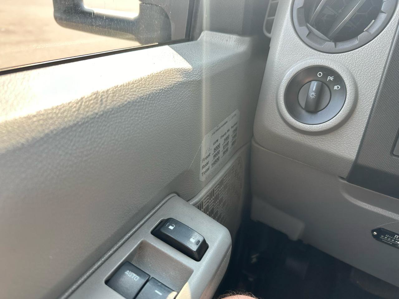 Used 2018 Ford E-450 and Econoline 450 Super Duty w/ Power Windows & Locks Group RWD image 19