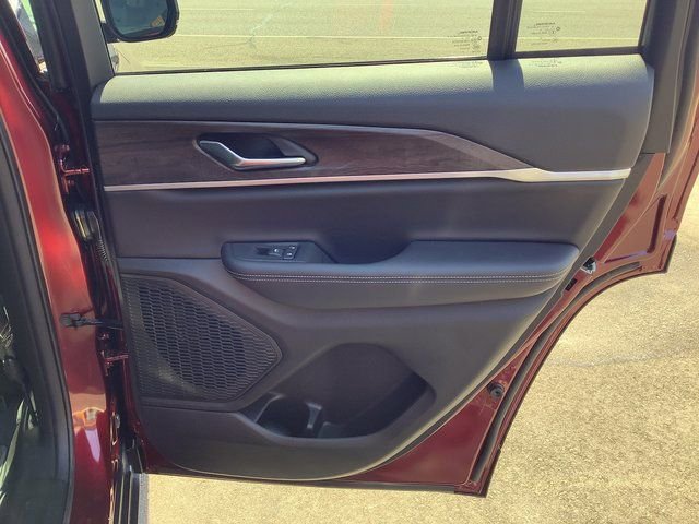 New 2025 Jeep Grand Cherokee Limited w/ Trailer Tow Package image 35