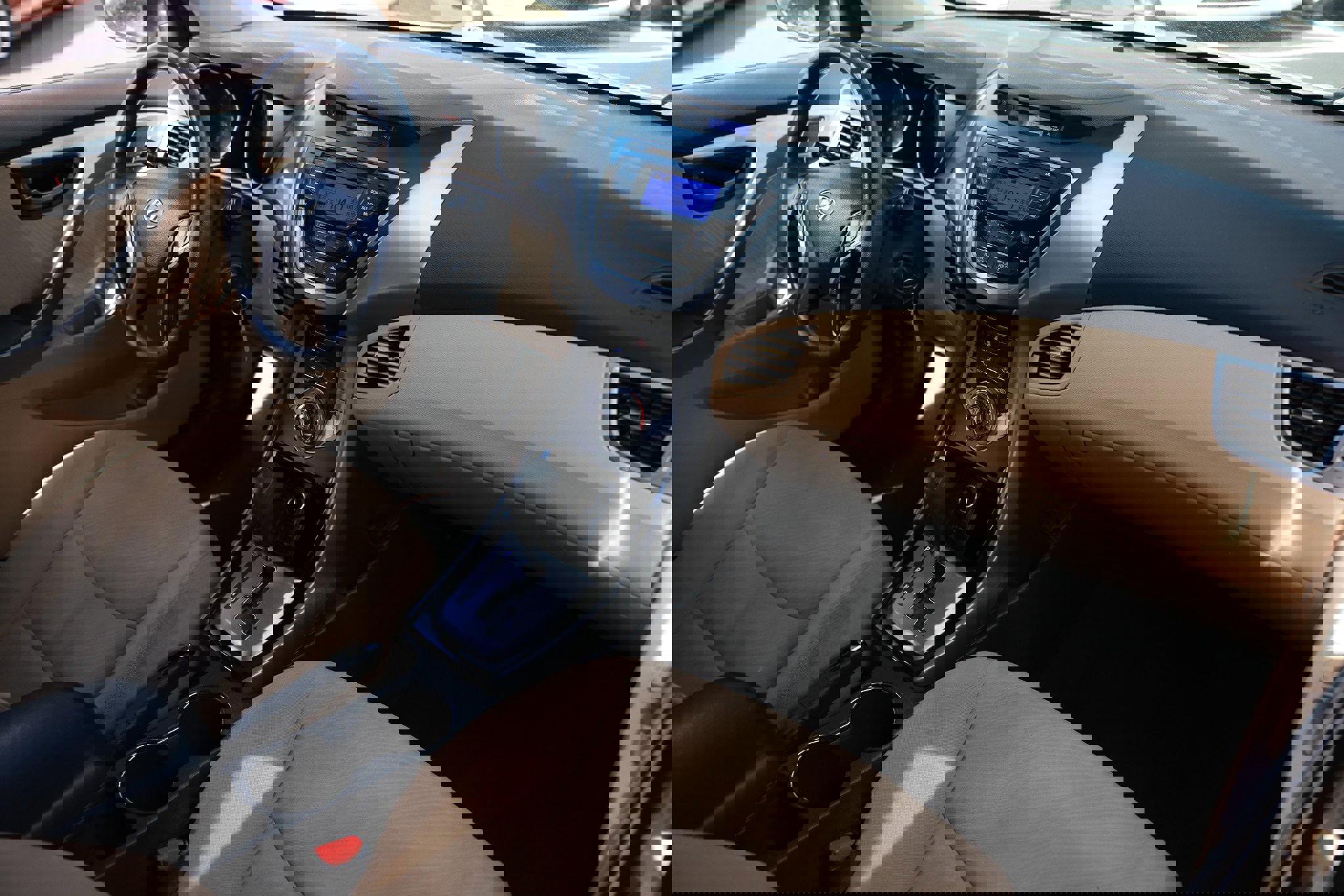 Used 2013 Hyundai Elantra GLS w/ Preferred Pkg image 22