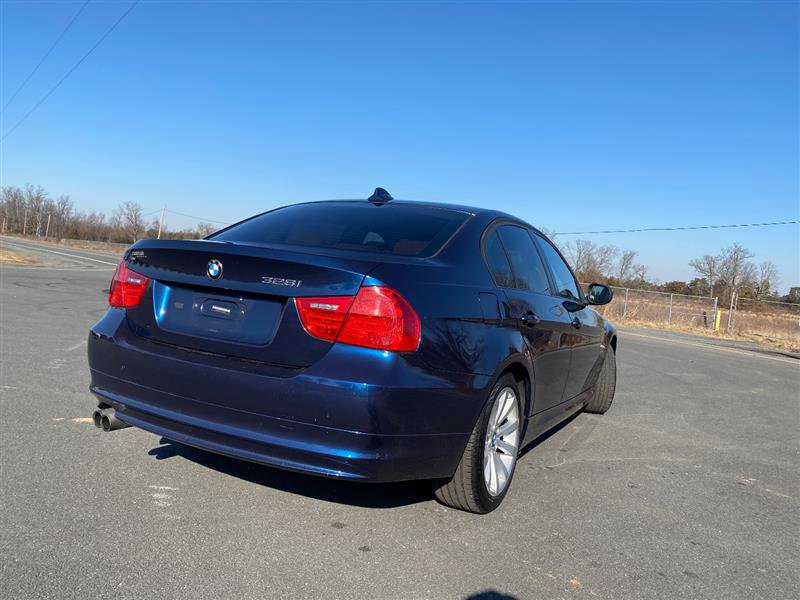 Used 2011 BMW 328i xDrive Sedan AWD/4WD image 12