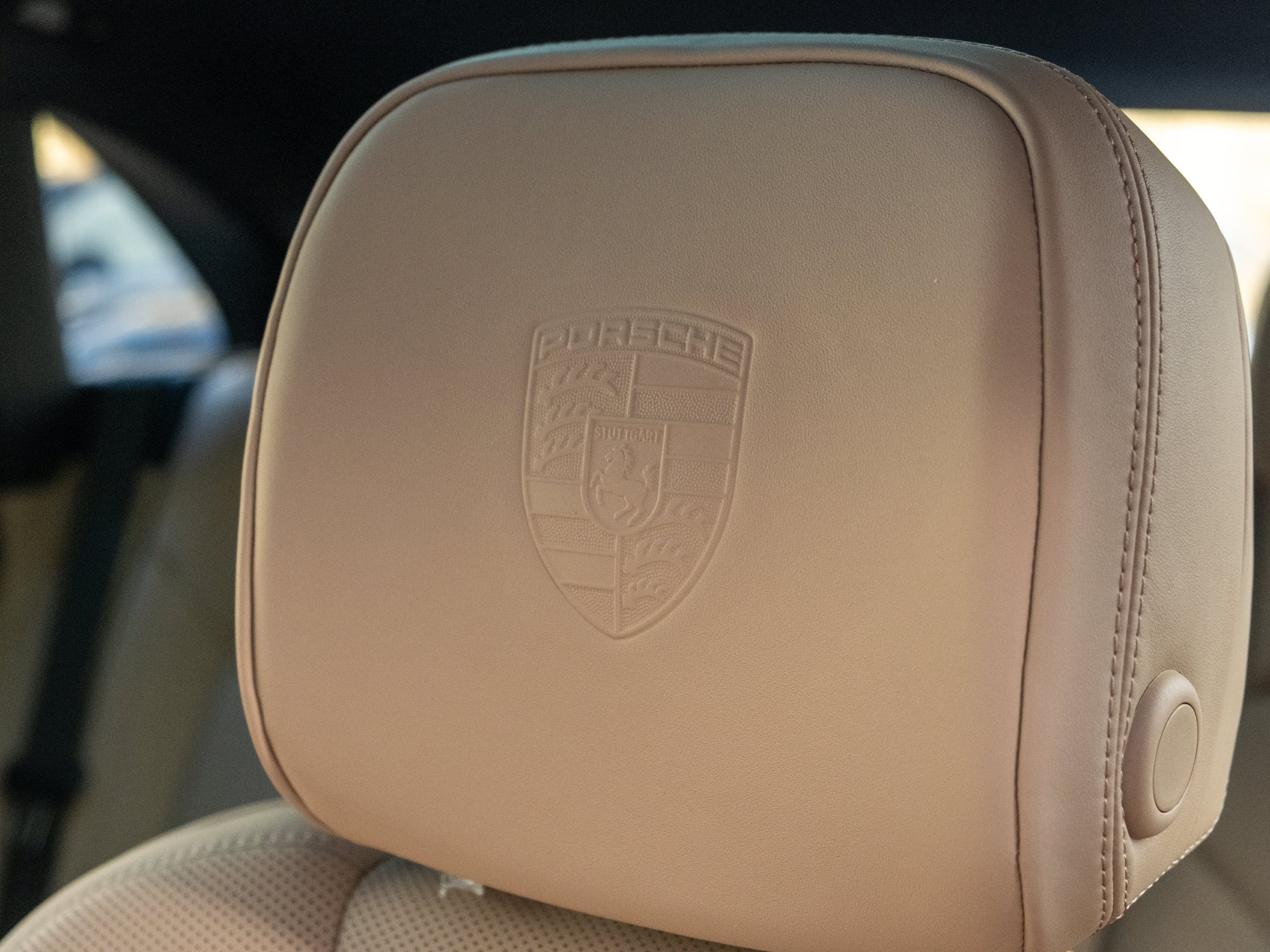 Certified 2026 Porsche Macan AWD/4WD image 41