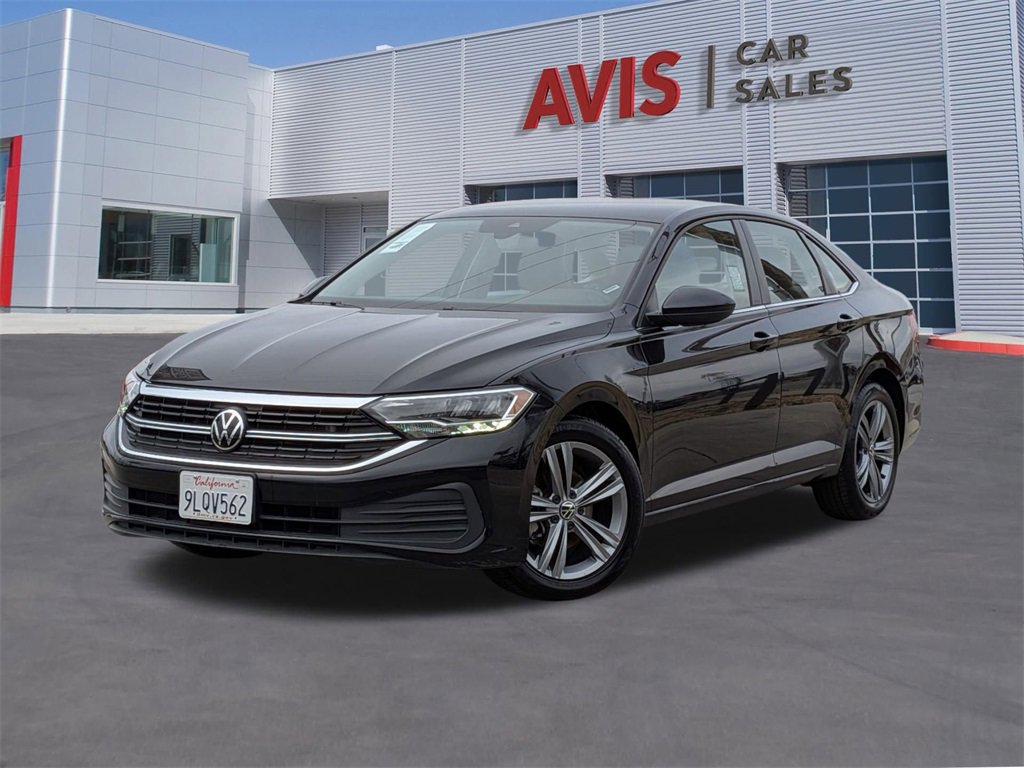 Used 2024 Volkswagen Jetta SE image 1