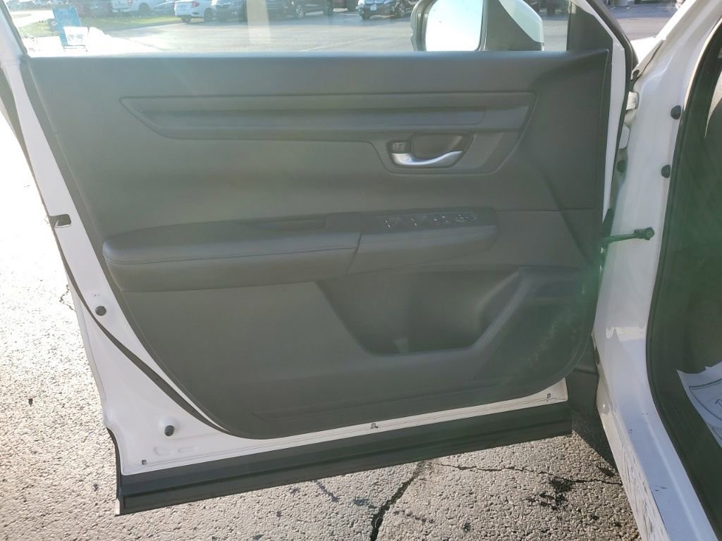 Used 2023 Honda CR-V LX image 12