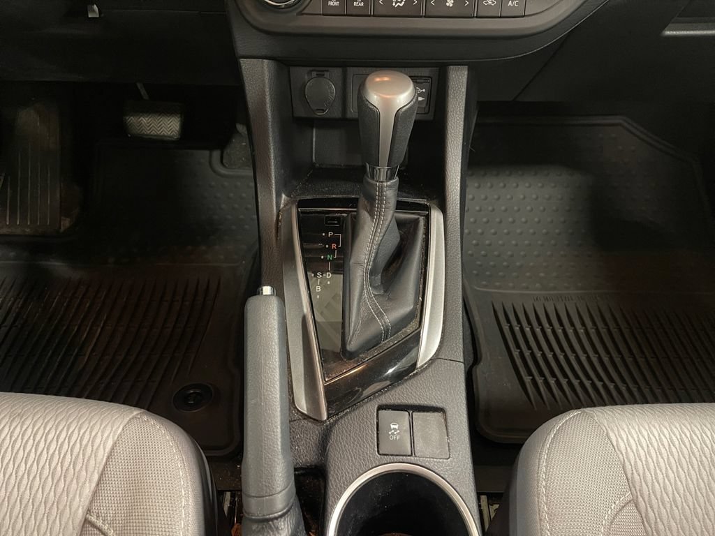 Used 2014 Toyota Corolla LE FWD image 11