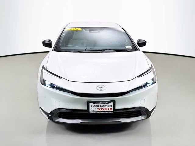 Used 2024 Toyota Prius XLE image 2