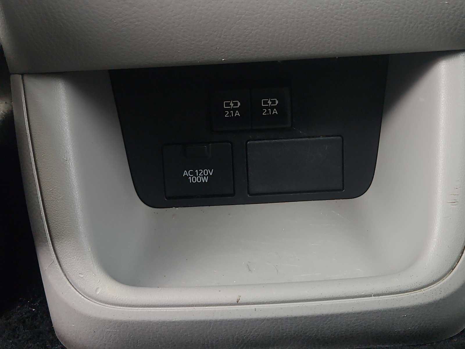 Used 2019 Toyota Highlander XLE AWD/4WD image 34