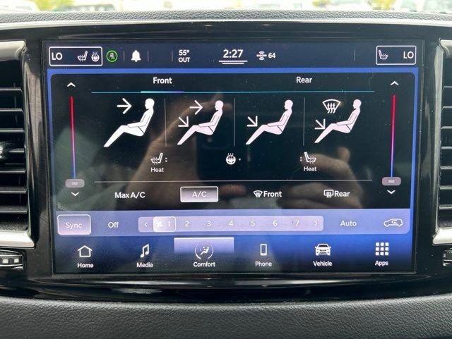 Used 2021 Chrysler Pacifica Touring-L FWD image 24