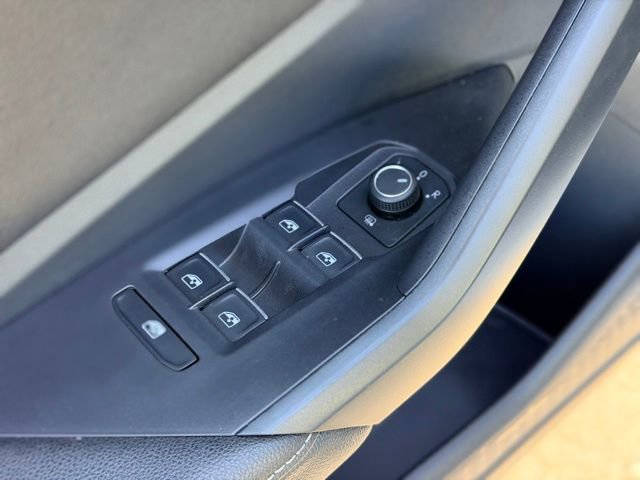 Used 2024 Volkswagen Jetta SE image 19