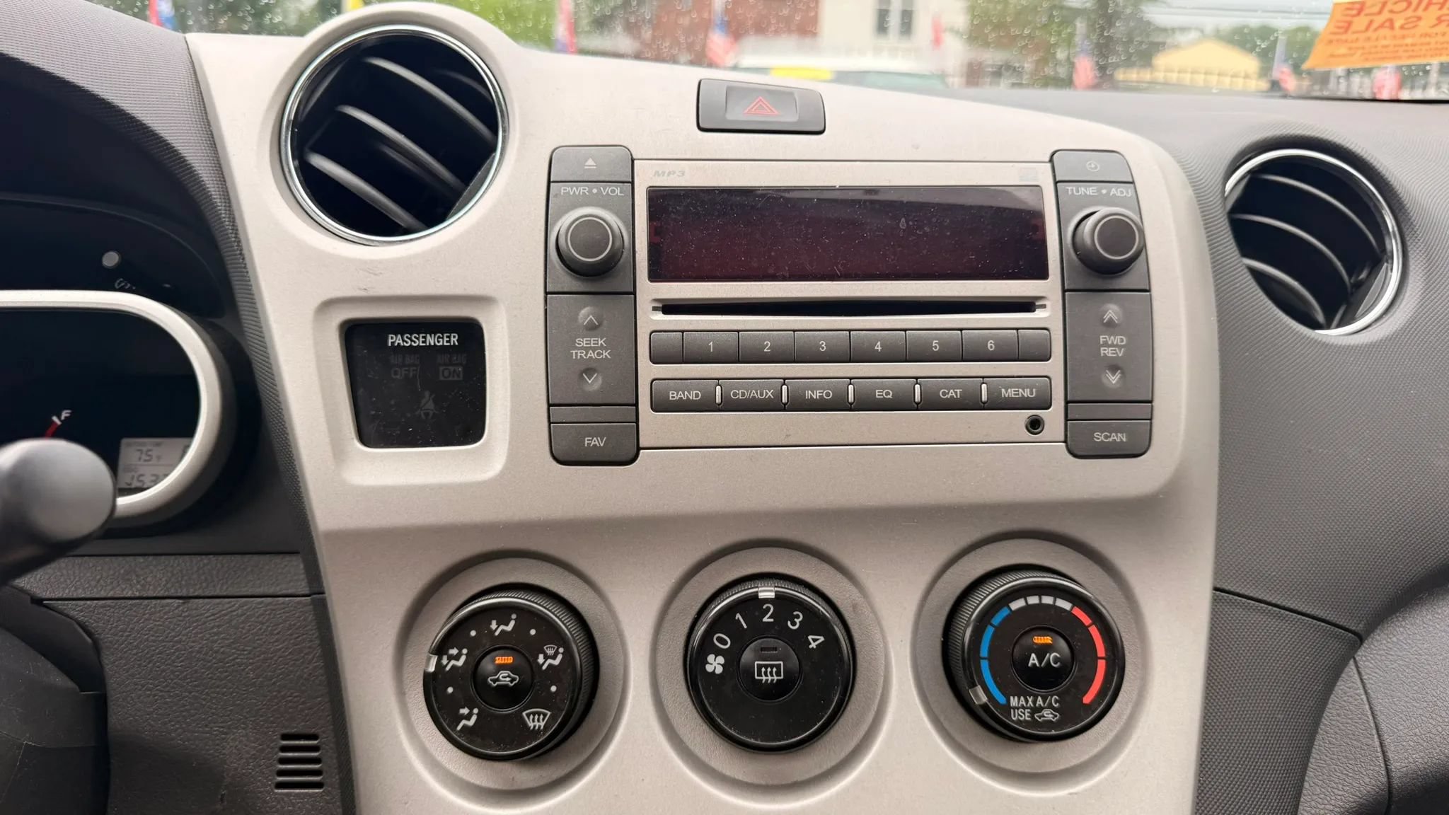 Used 2009 Pontiac Vibe AWD w/ Sun And Sound Package image 20