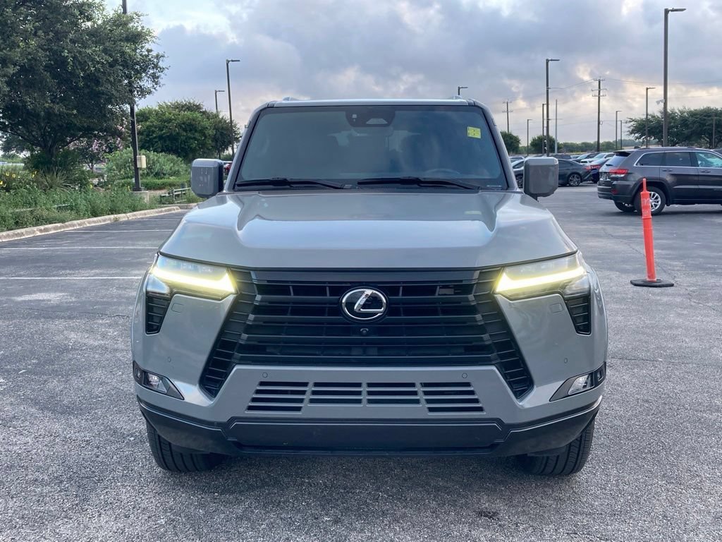 Used 2024 Lexus GX 550 w/ Accessory Package (Z1) AWD/4WD image 2