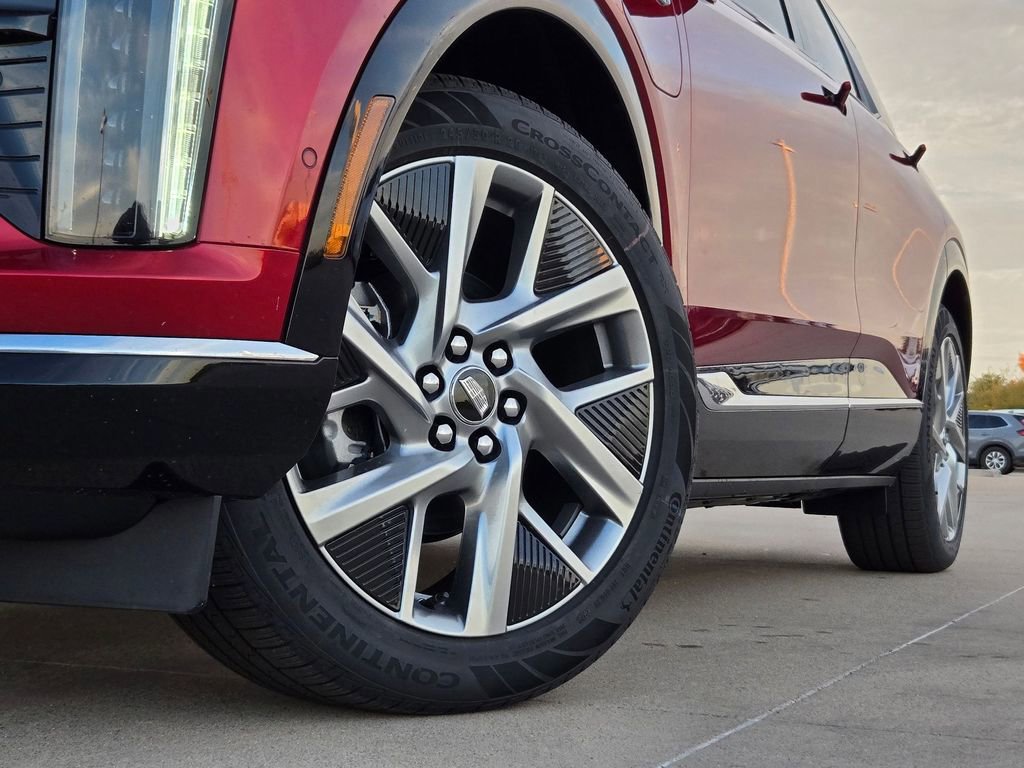 New 2026 Cadillac Optiq Luxury 2 w/ LPO, Floor Liner Package image 8