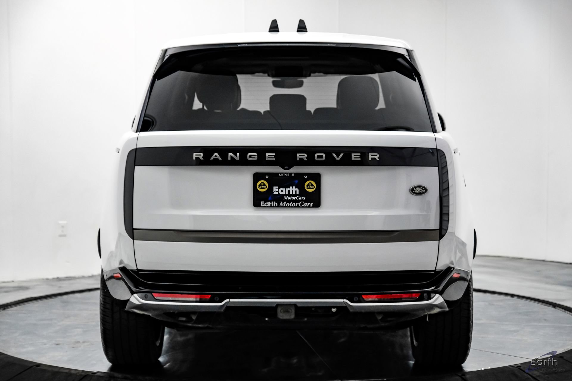 Used 2023 Land Rover Range Rover SE image 10