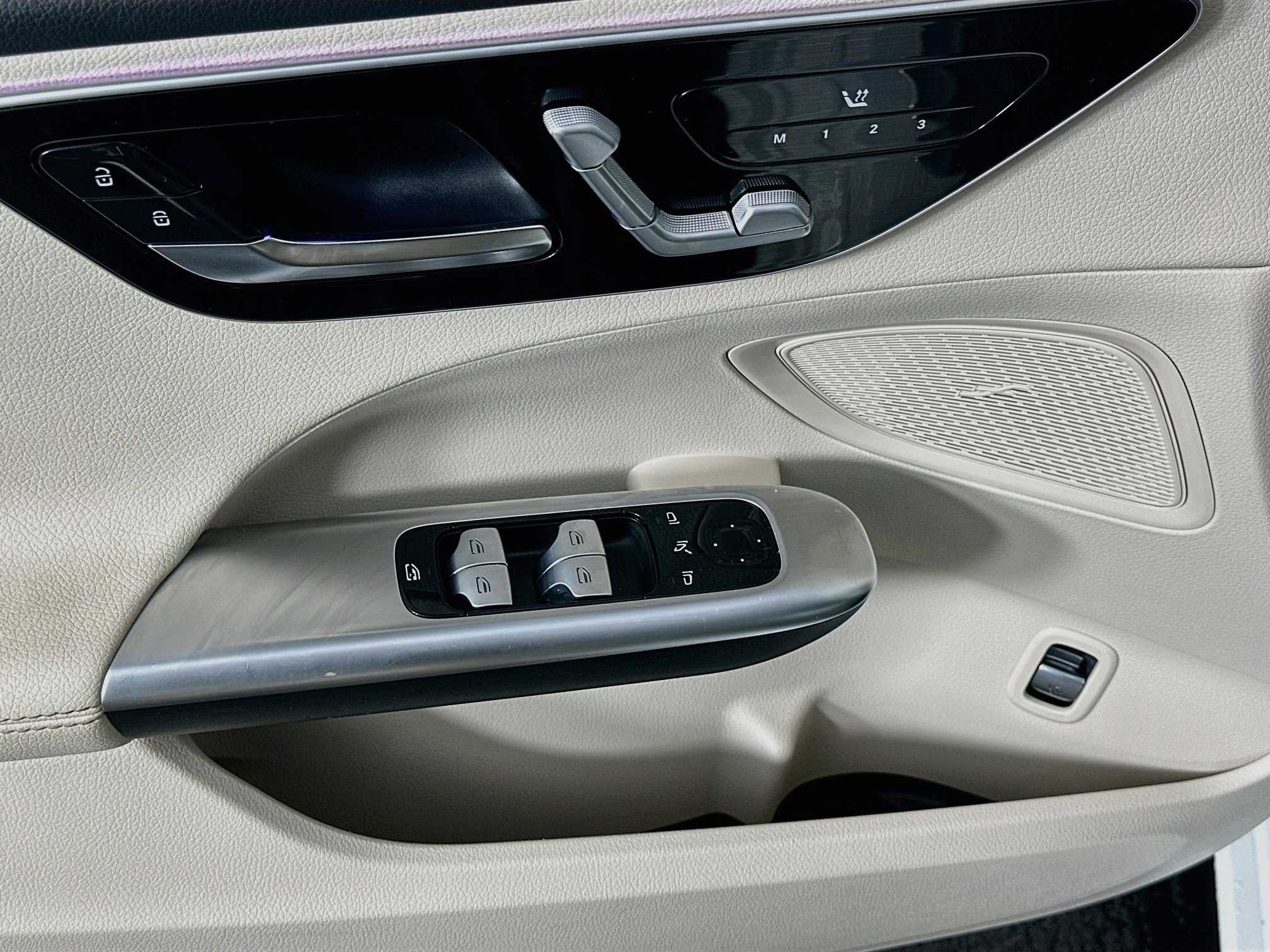 Used 2025 Mercedes-Benz C 300 Sedan image 15