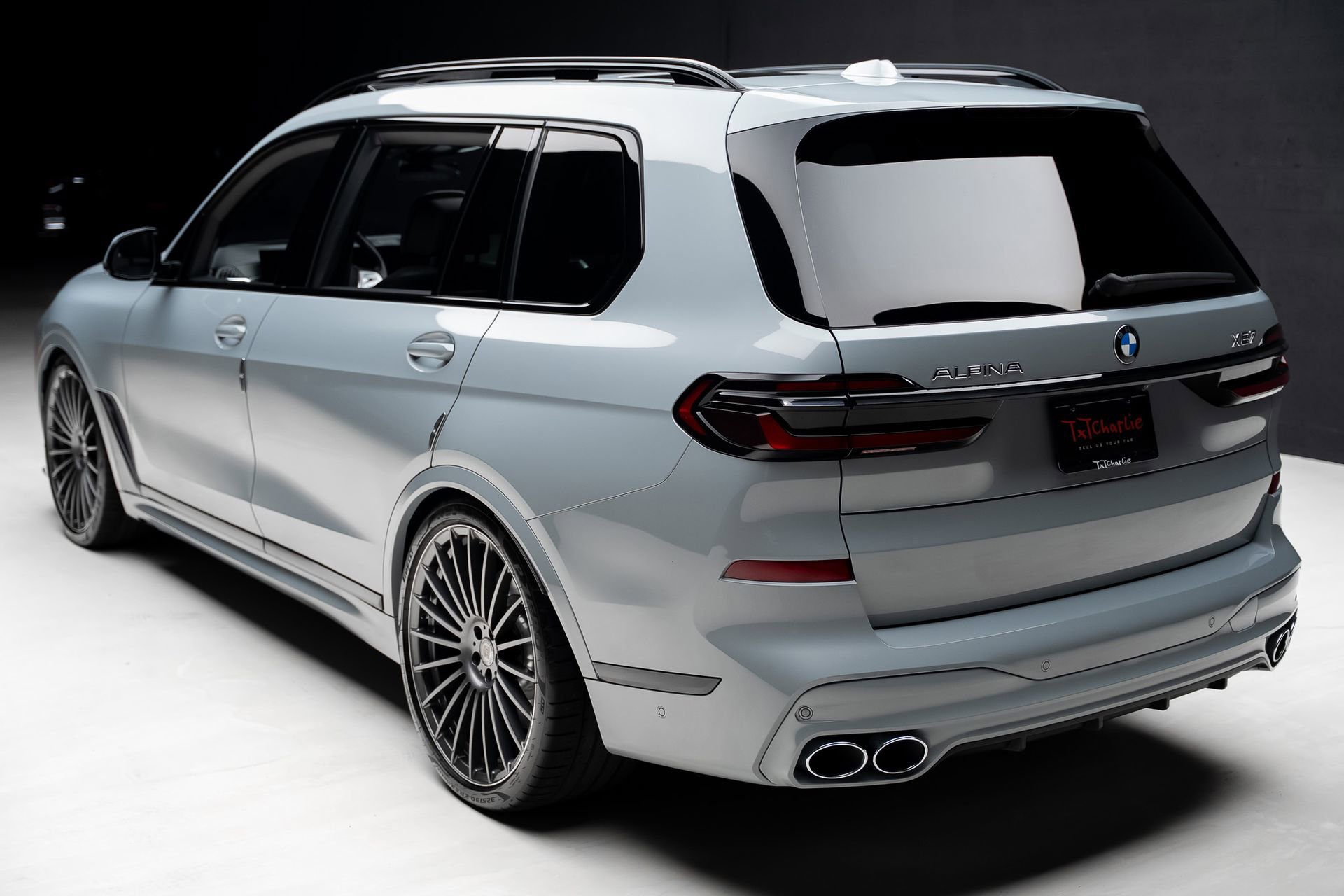 Used 2024 BMW ALPINA XB7 AWD/4WD image 24