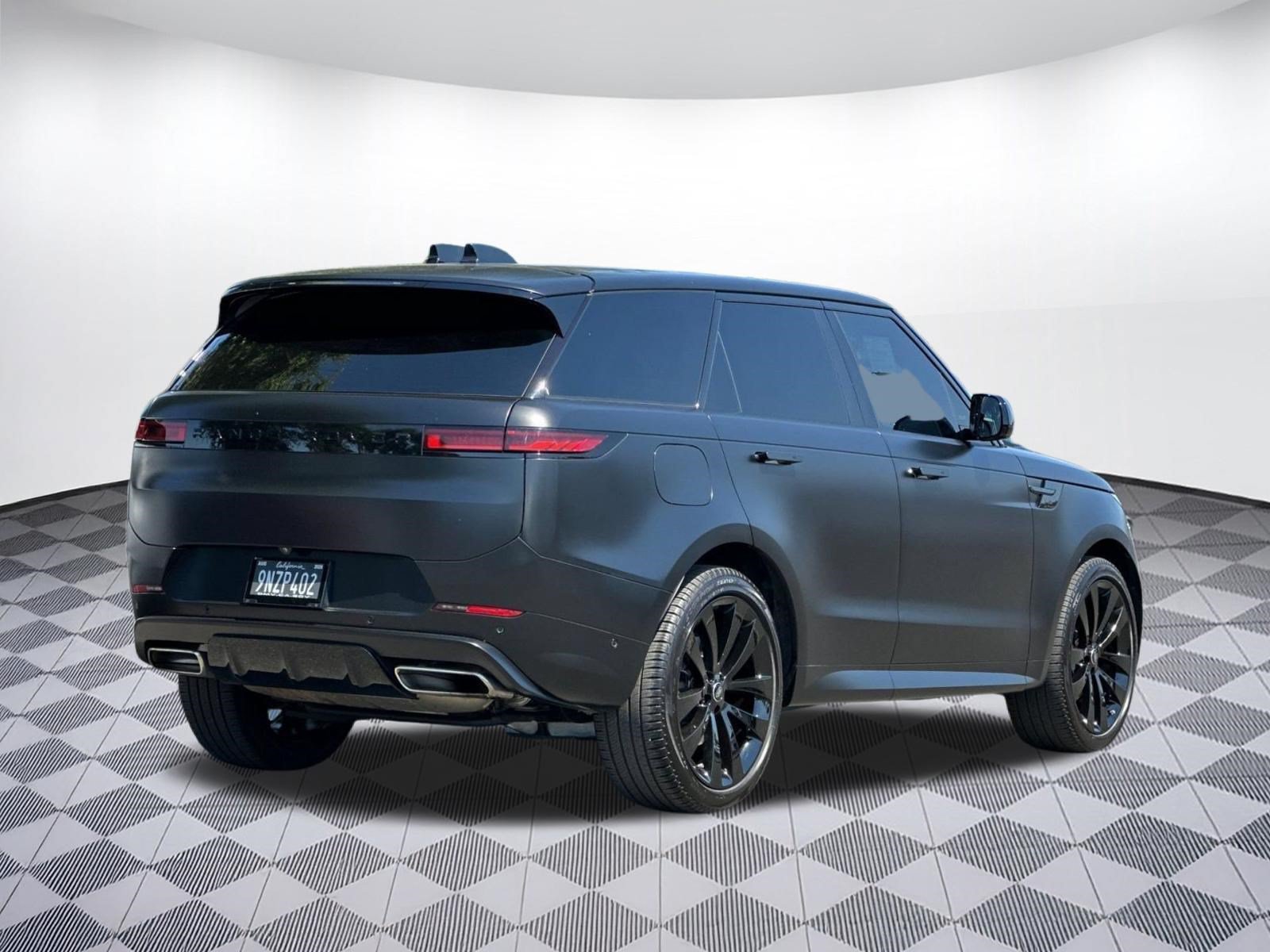 Used 2024 Land Rover Range Rover Sport Dynamic SE AWD/4WD image 6