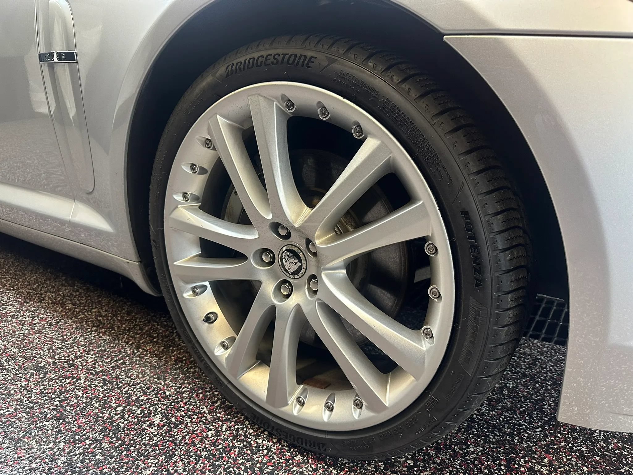 Used 2011 Jaguar XF Premium RWD image 33