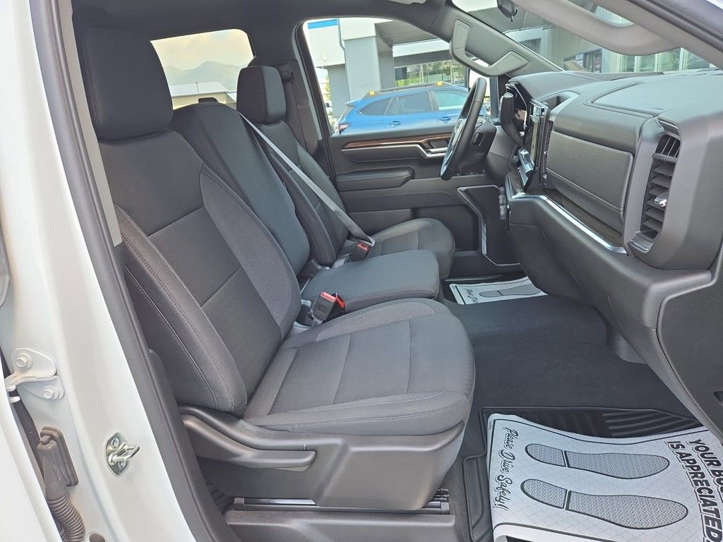 Used 2025 Chevrolet Silverado 2500 LT w/ Convenience Package image 17
