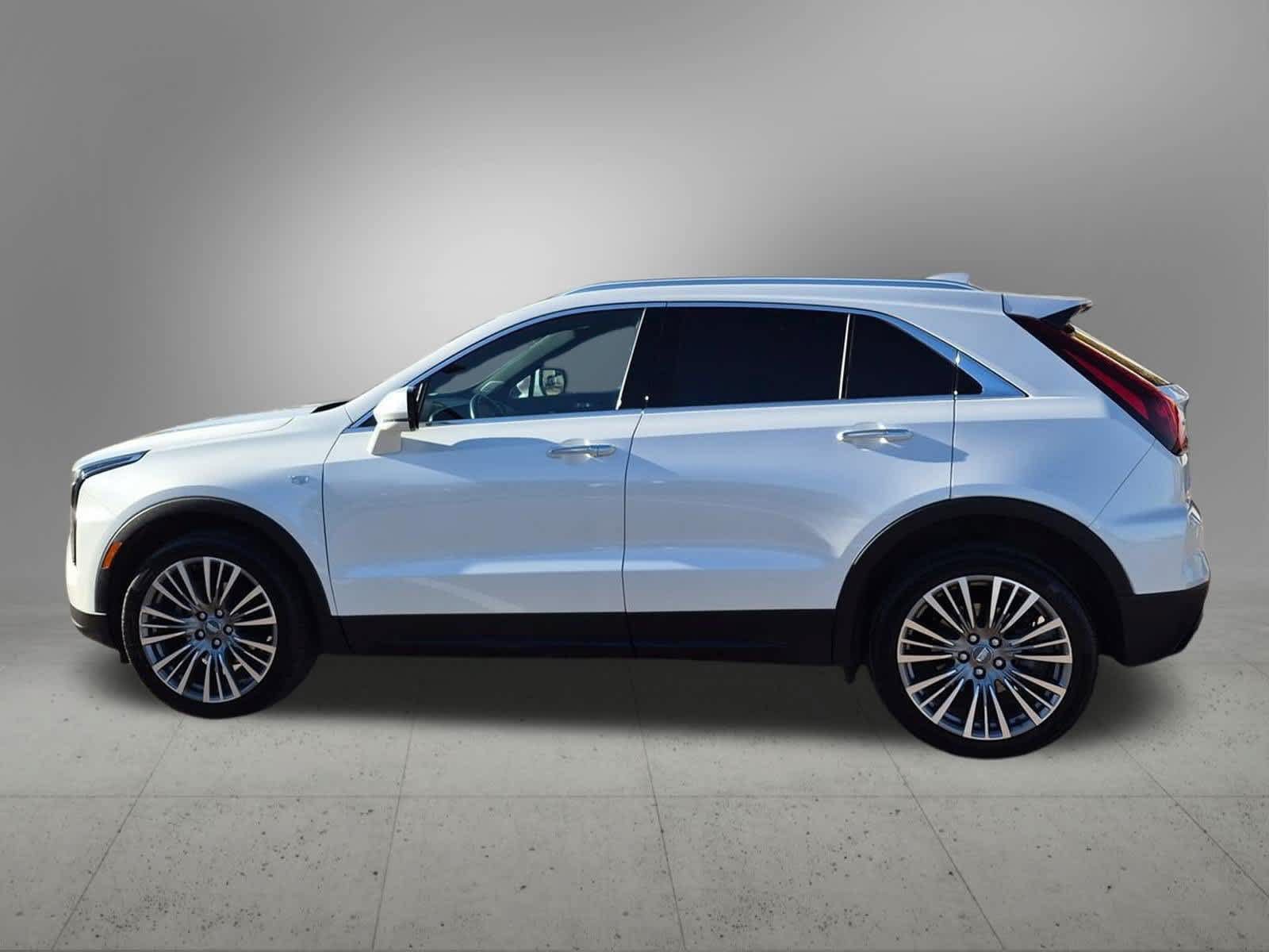 Used 2024 Cadillac XT4 Premium Luxury AWD/4WD image 3