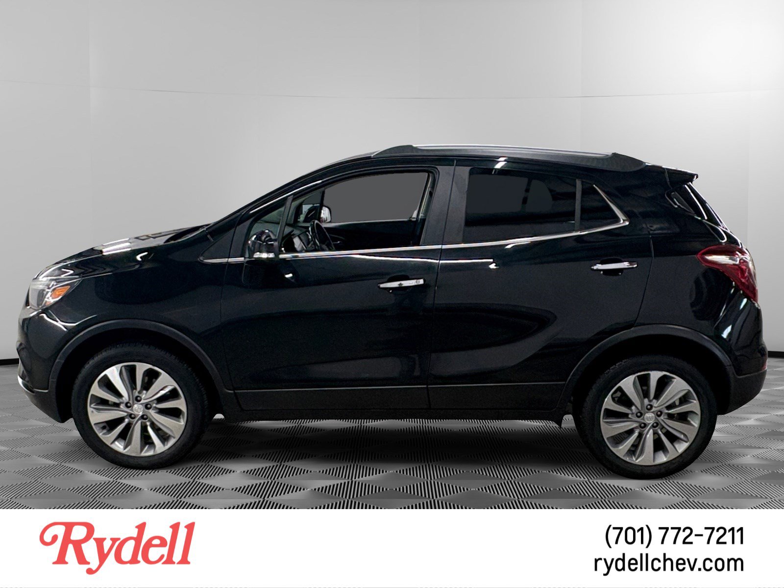 Used 2018 Buick Encore Preferred AWD/4WD image 2